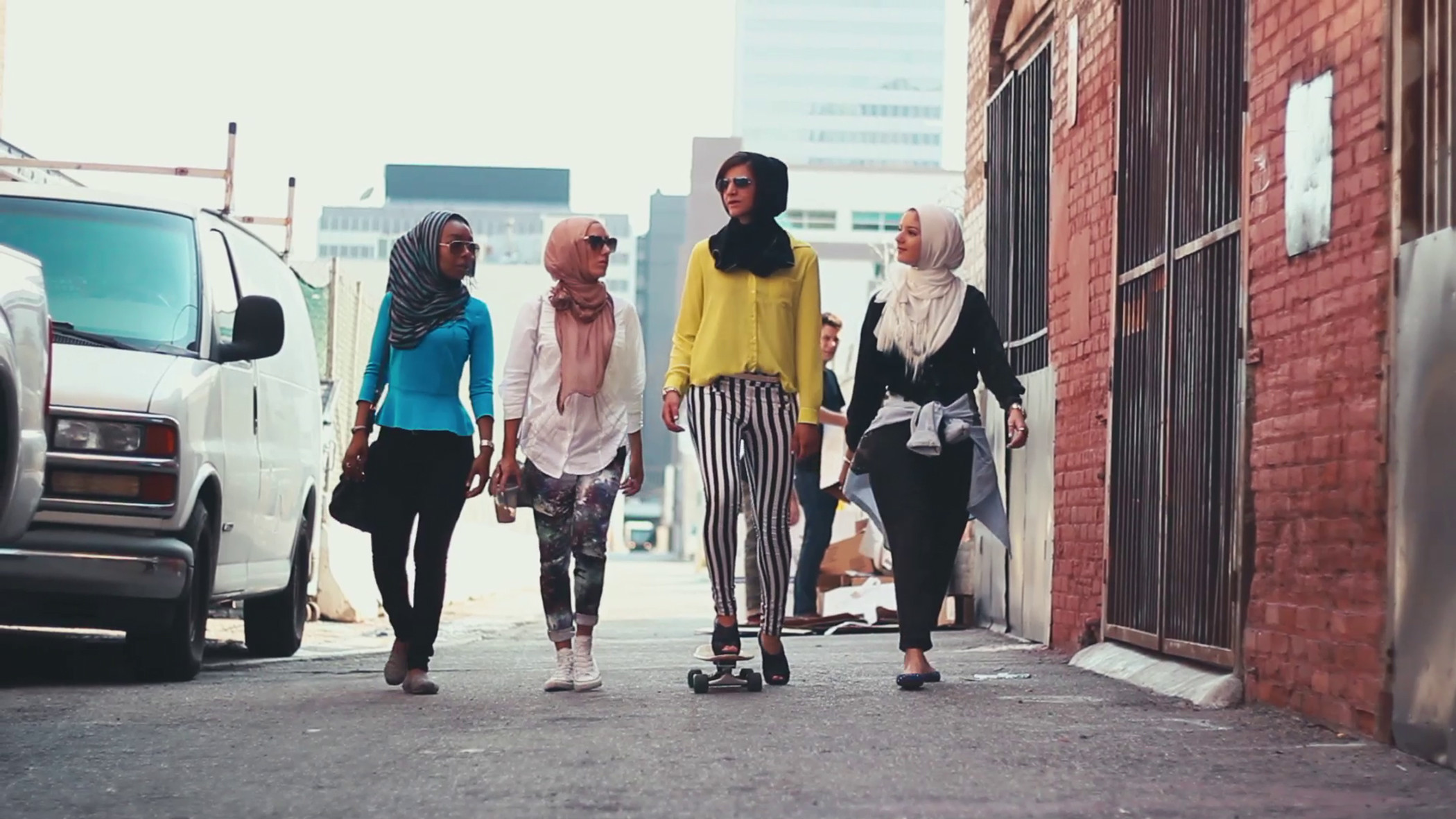 Yazdi, Habib (director) Rattani, Abbas (executive producer) Aghajanian, Sara (producer) Stills aus dem Video/from Somewhere in America #MIPSTERZ 2013