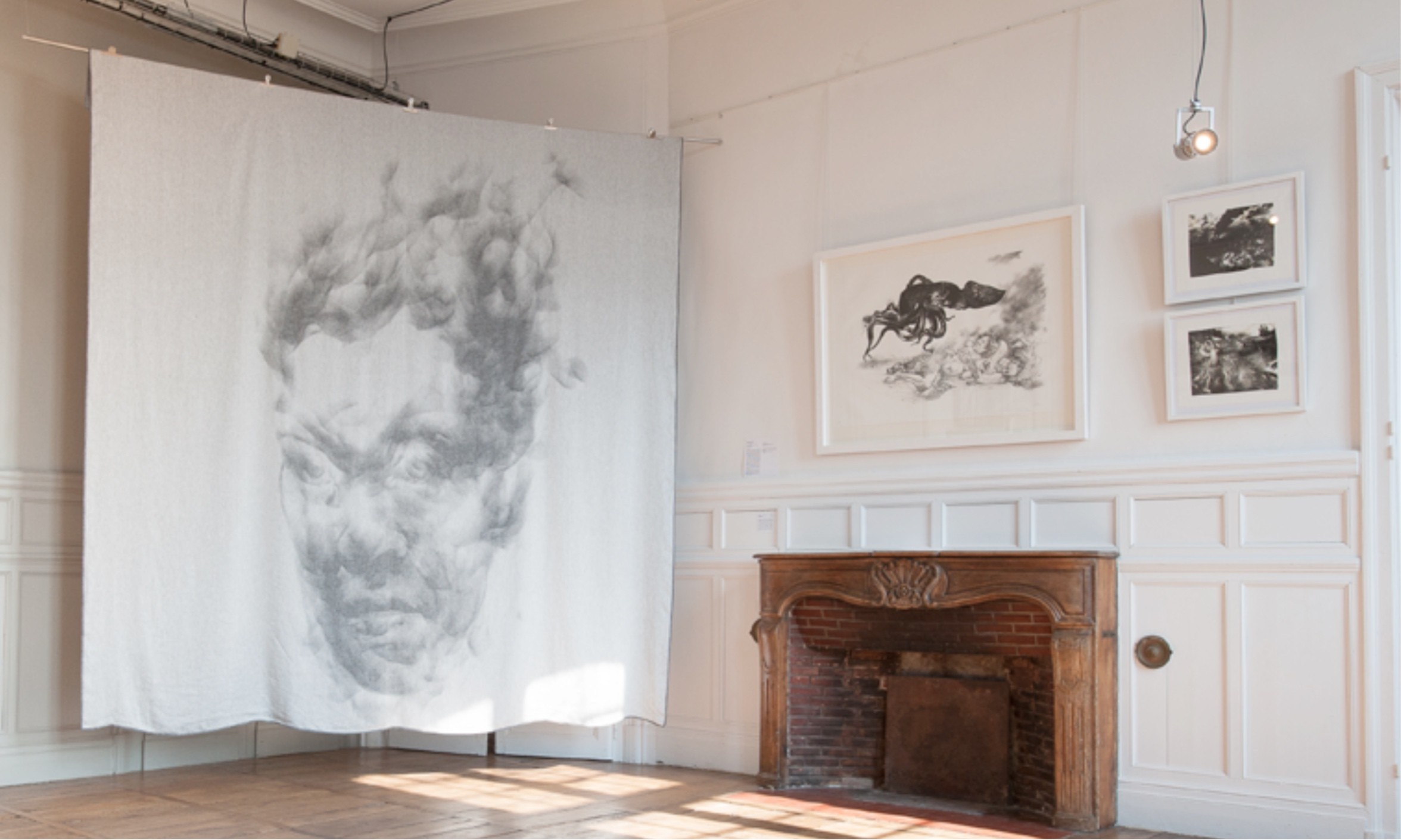 Woven picture, Diane Victor and Côme Touvay, on display at Château de Nontron 300 x 320cm, 100% woven linen © Atelier Le Grand Village