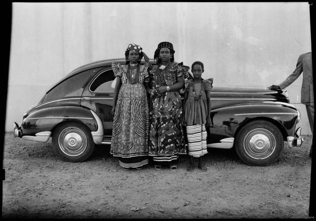 Seydou keita, Untitled, 1954. © Courtesy CAAC, The Pigozzi Collection Geneva. Foam Museum exhibition Seydou Keita, Bamako Portraits. Avril - June 2018