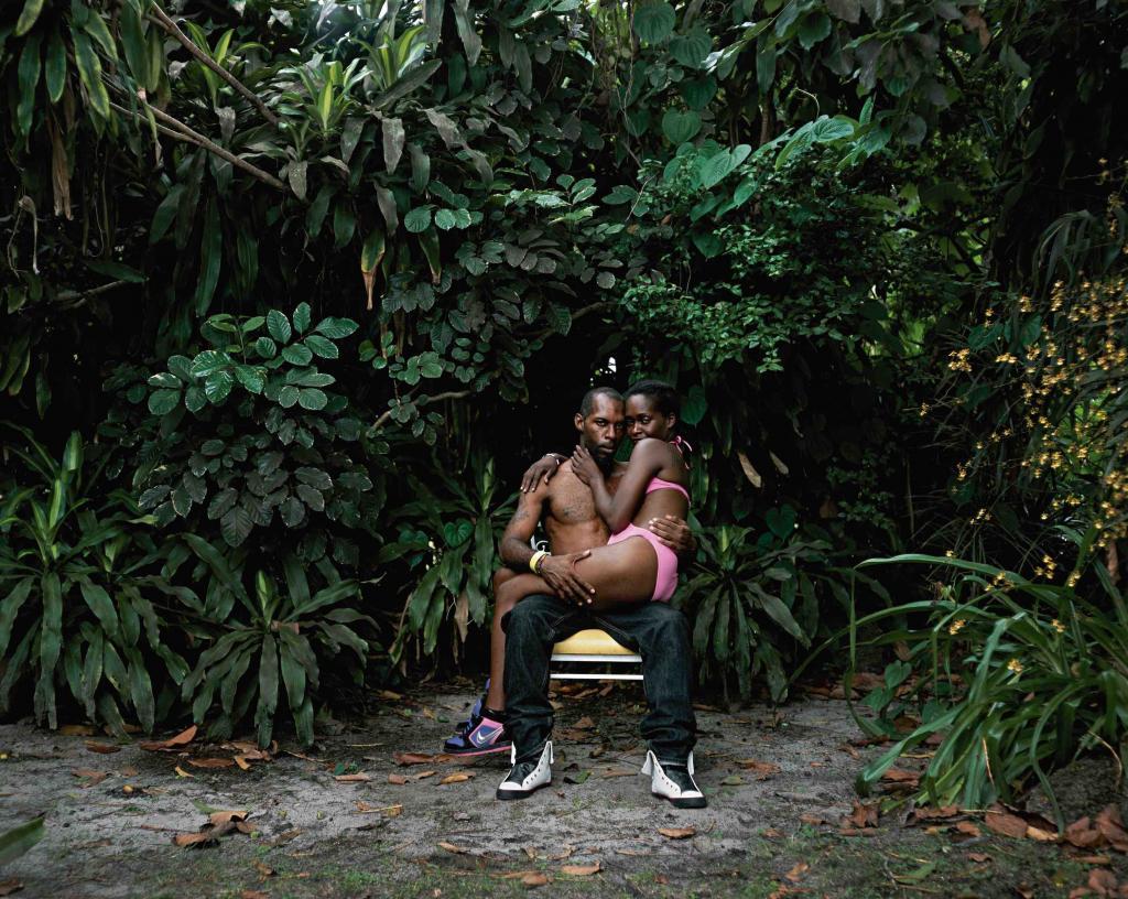  Deana Lawson, Oath,​ 2013. 40 x 50 in (101,6 x 126 cm). Courtesy of the Artist. The artist will be the third solo show during the 34th Bienal of Sao Paulo. 