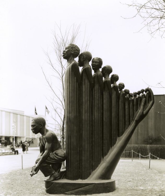 "Lift Every Voice and Sing" ou “The Harp”. Augusta Savage, New York World's Fair, 1939.